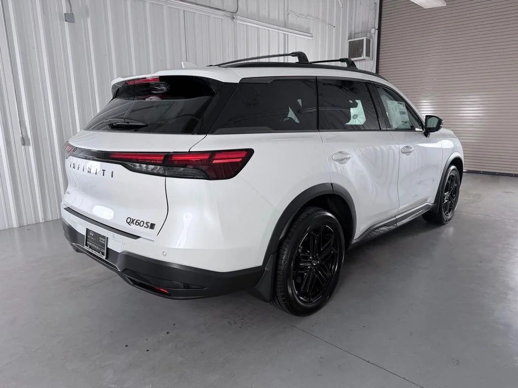 Used 2026 RADIANT WHITE INFINITI Sport AWD image 4