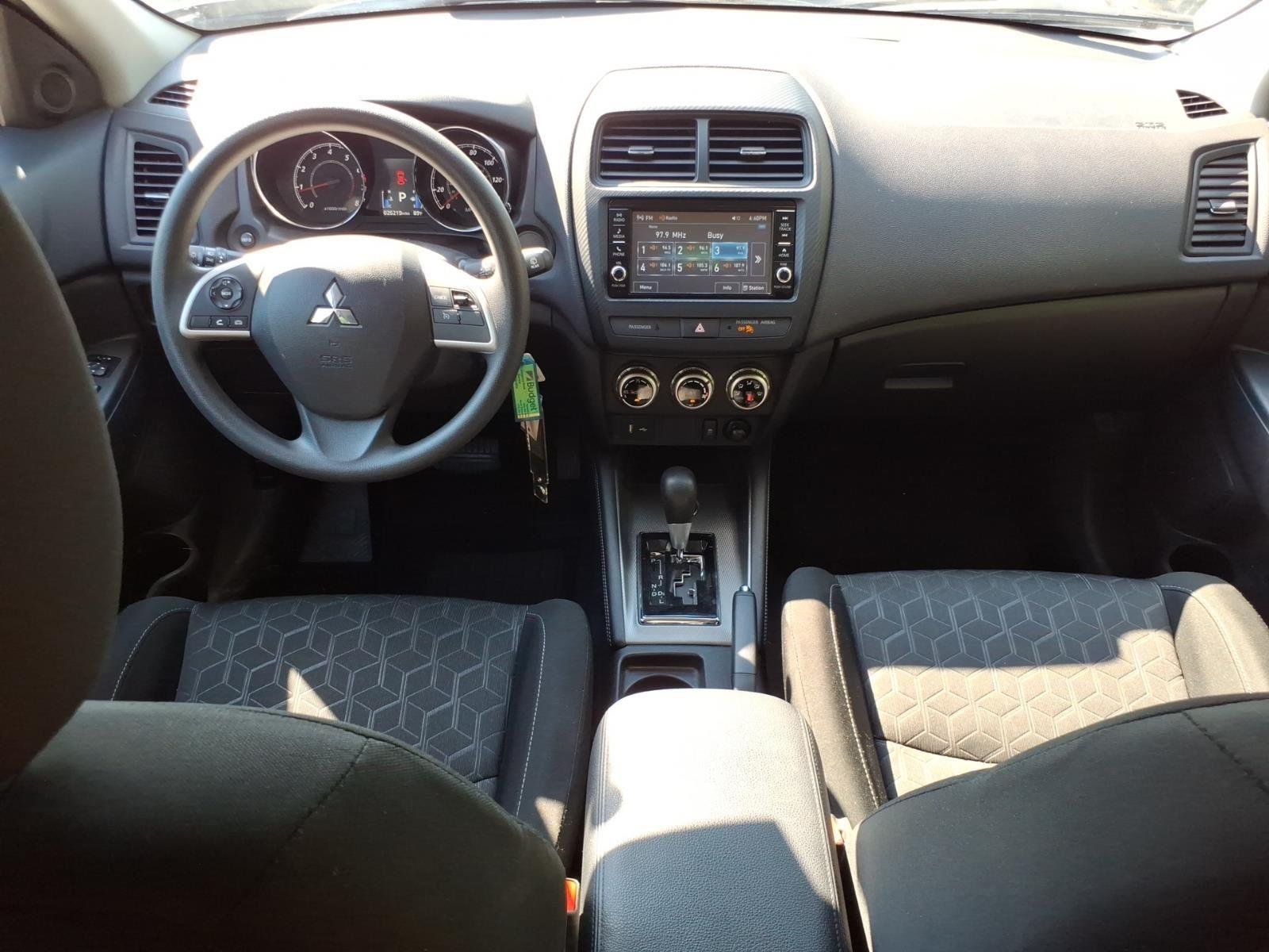 Used 2025  MITSUBISHI  image 27