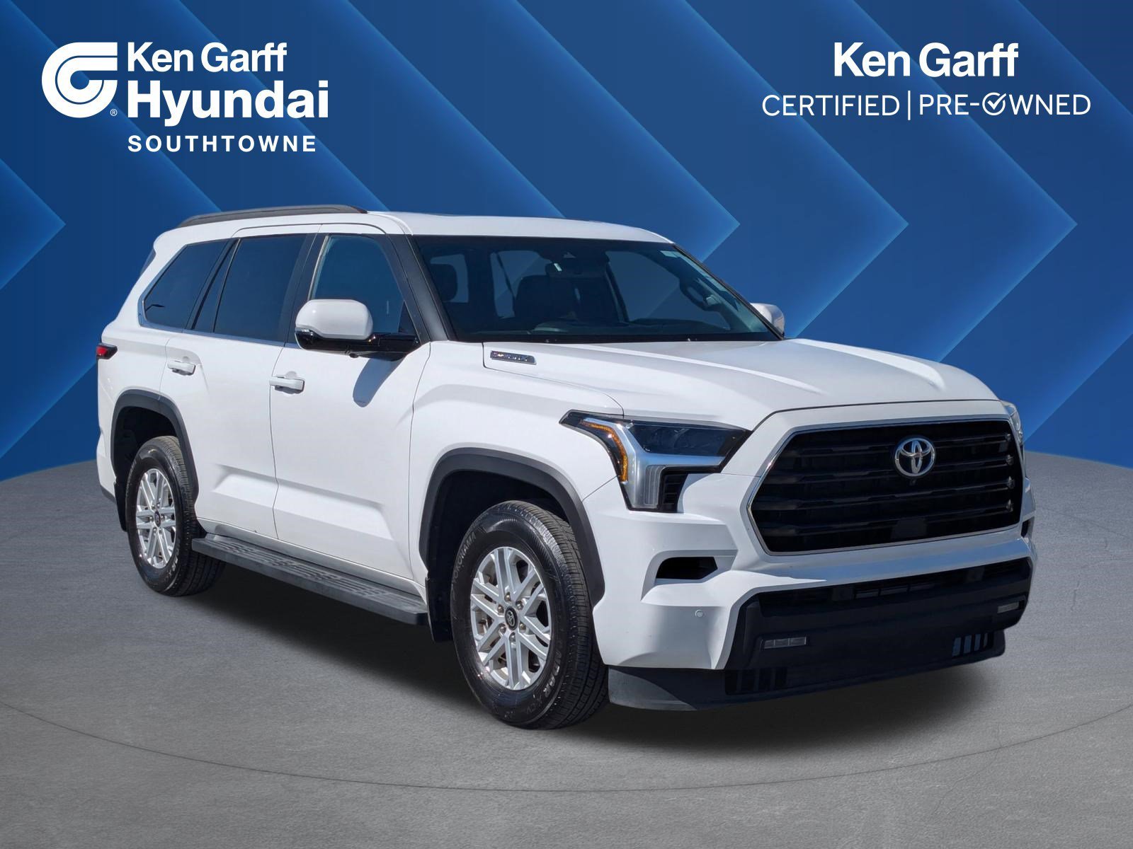2025 Toyota Sequoia SR5 4WD i-FORCE MAX Hybrid's photo
