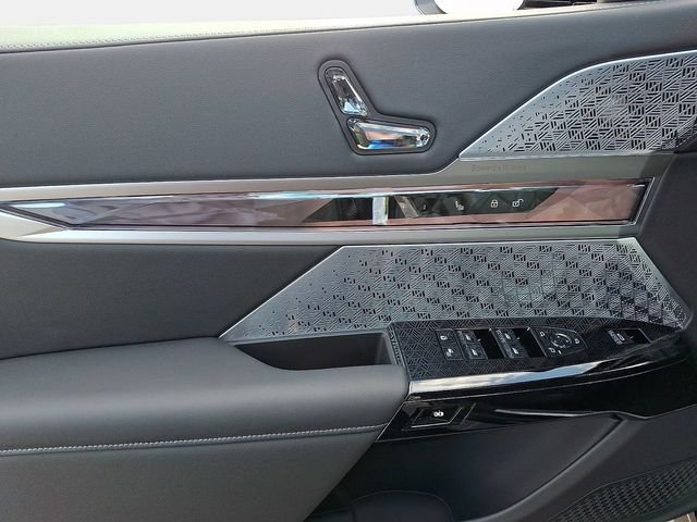New 2026 Black Sapphire Metallic BMW 740i xDrive image 10
