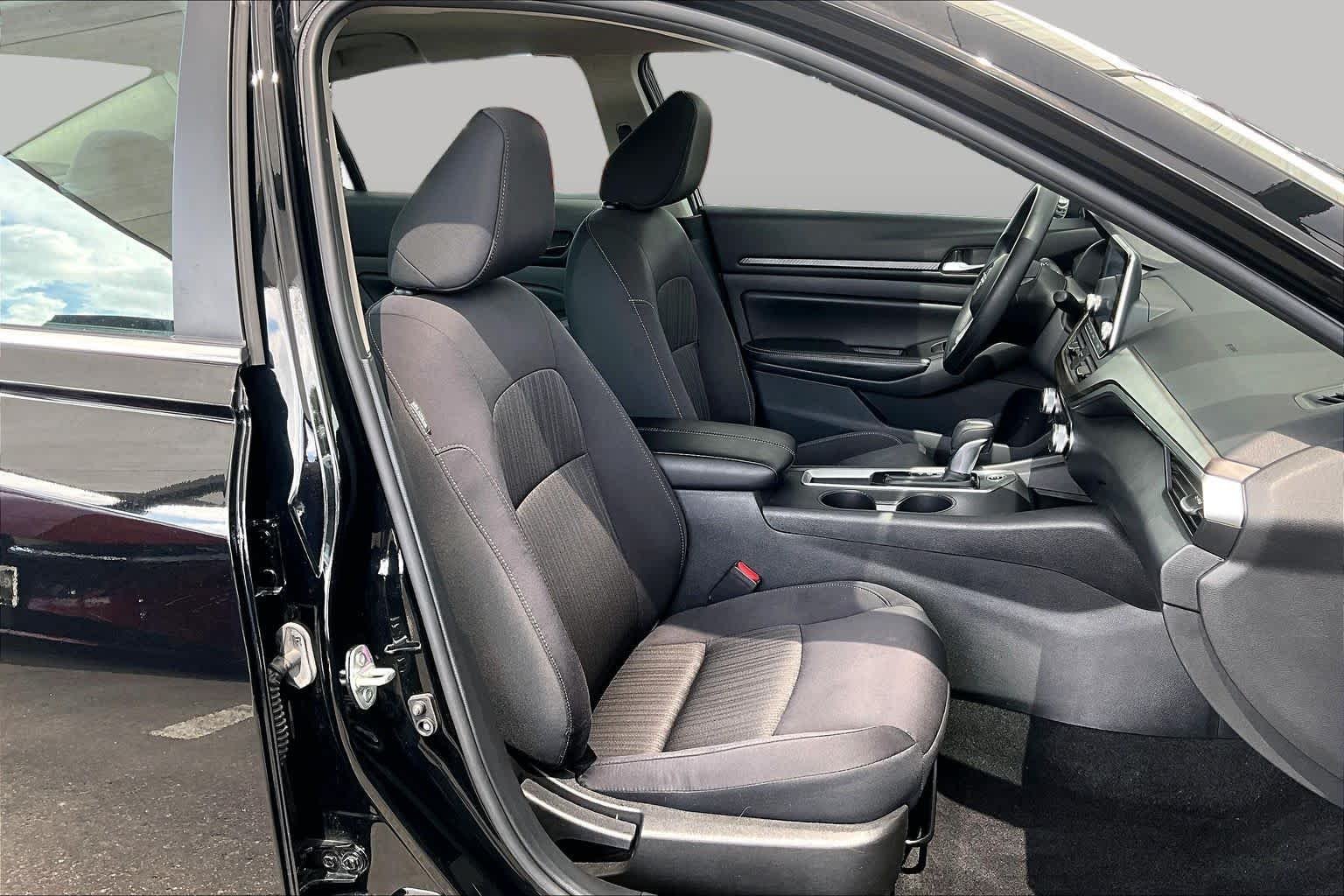 Certified Used 2025 Super Black Nissan SV image 9
