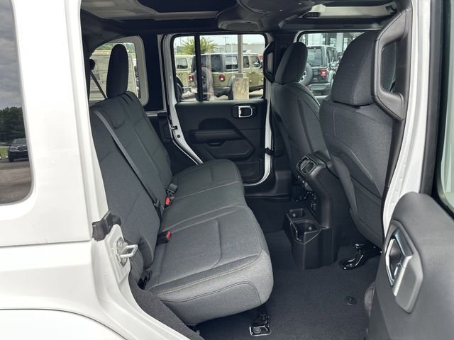 New 2025 White Jeep Sahara image 15