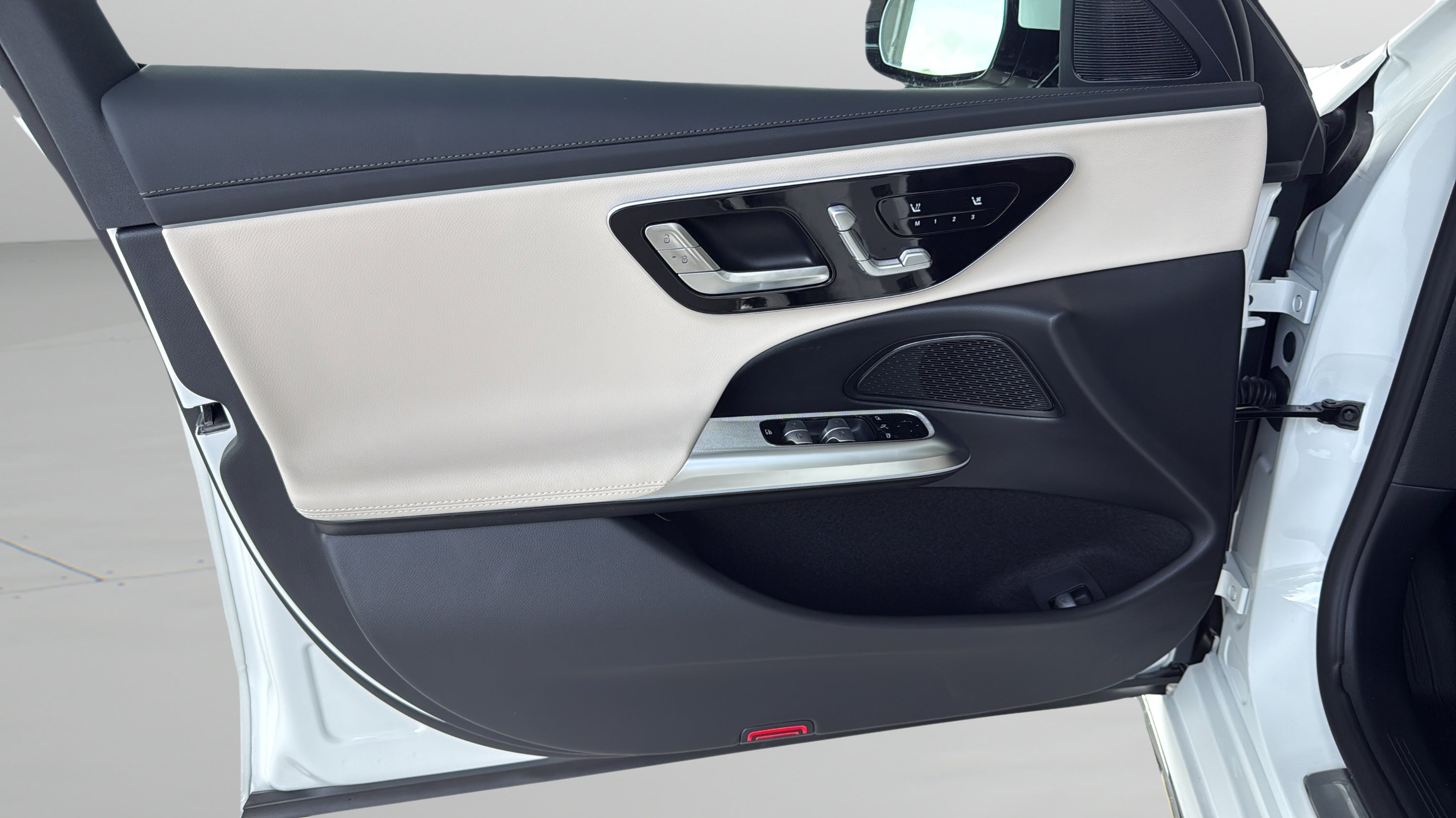 New 2026 Polar White Mercedes-Benz E 350 image 10
