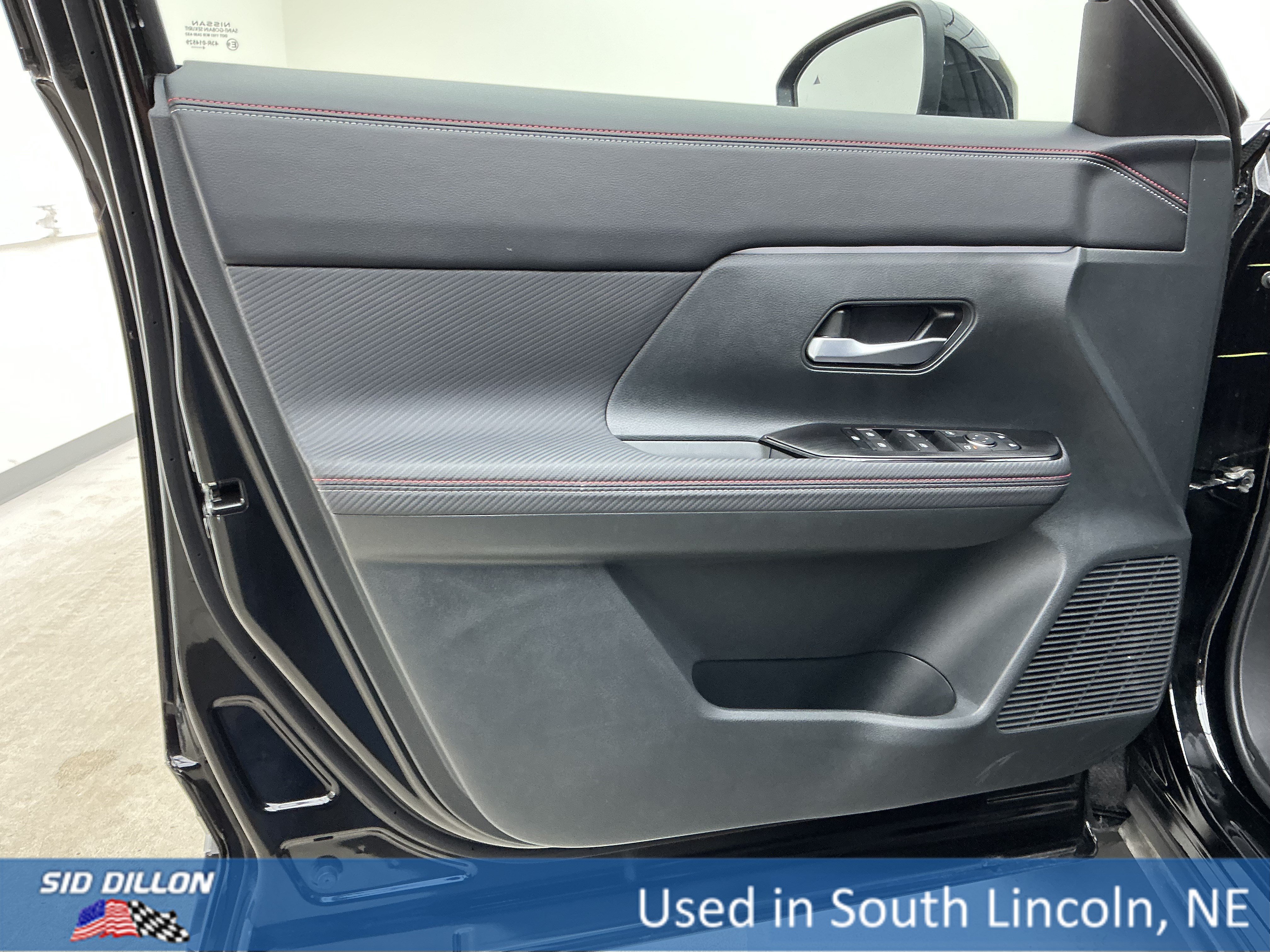 Used 2025 Super Black Nissan SR image 14