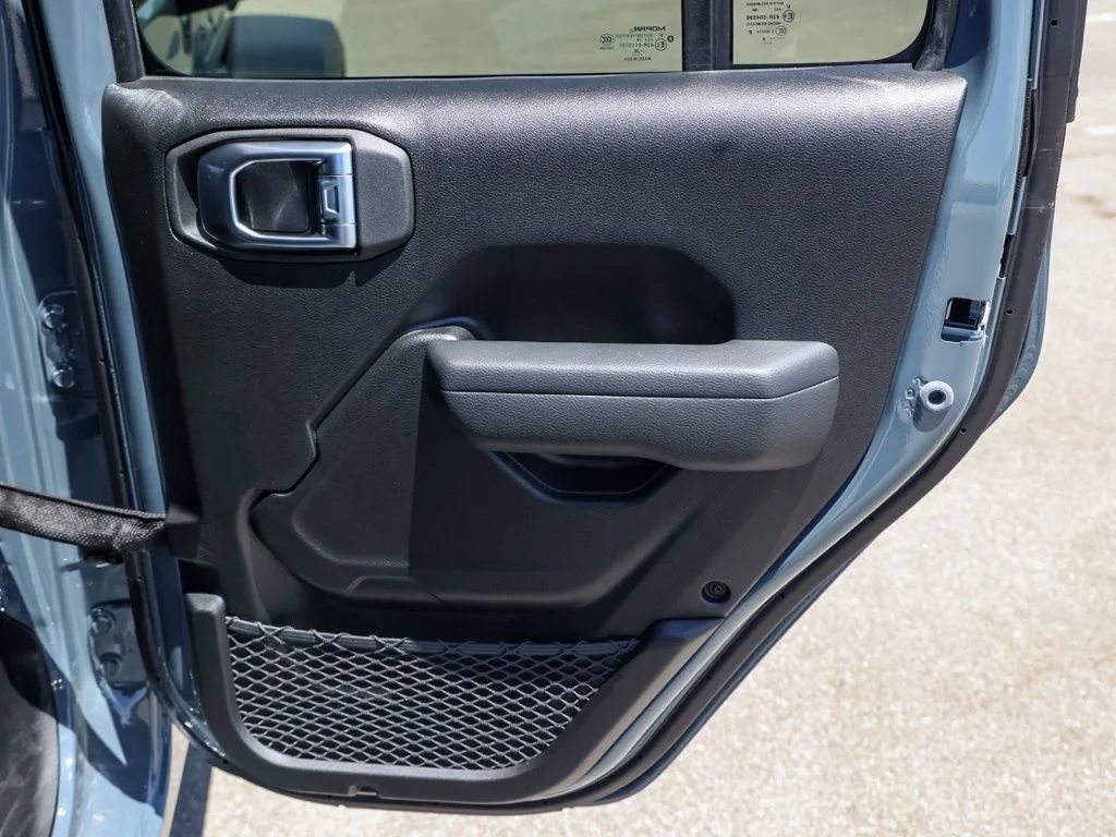 New 2026 Anvil Clear-Coat Exterior Paint Jeep Sport S image 18