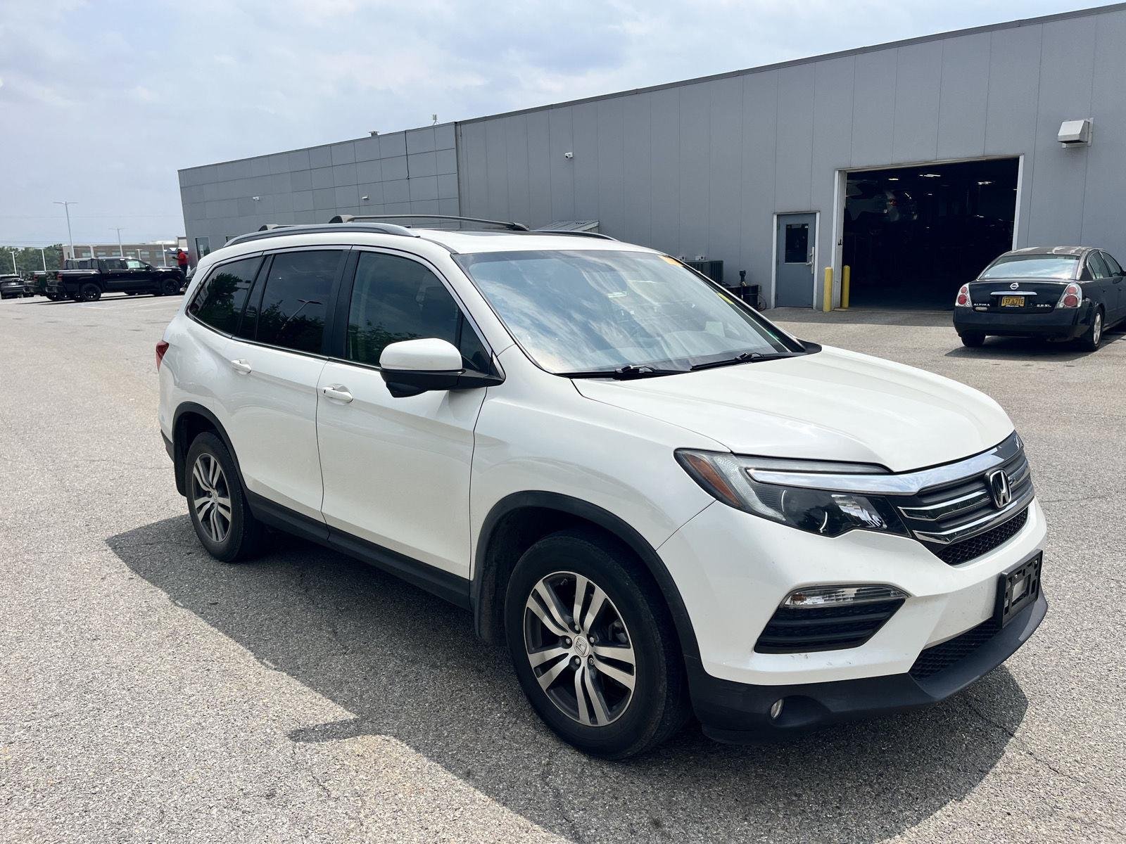 Used 2018 White Diamond Pearl Honda EX-L image 1