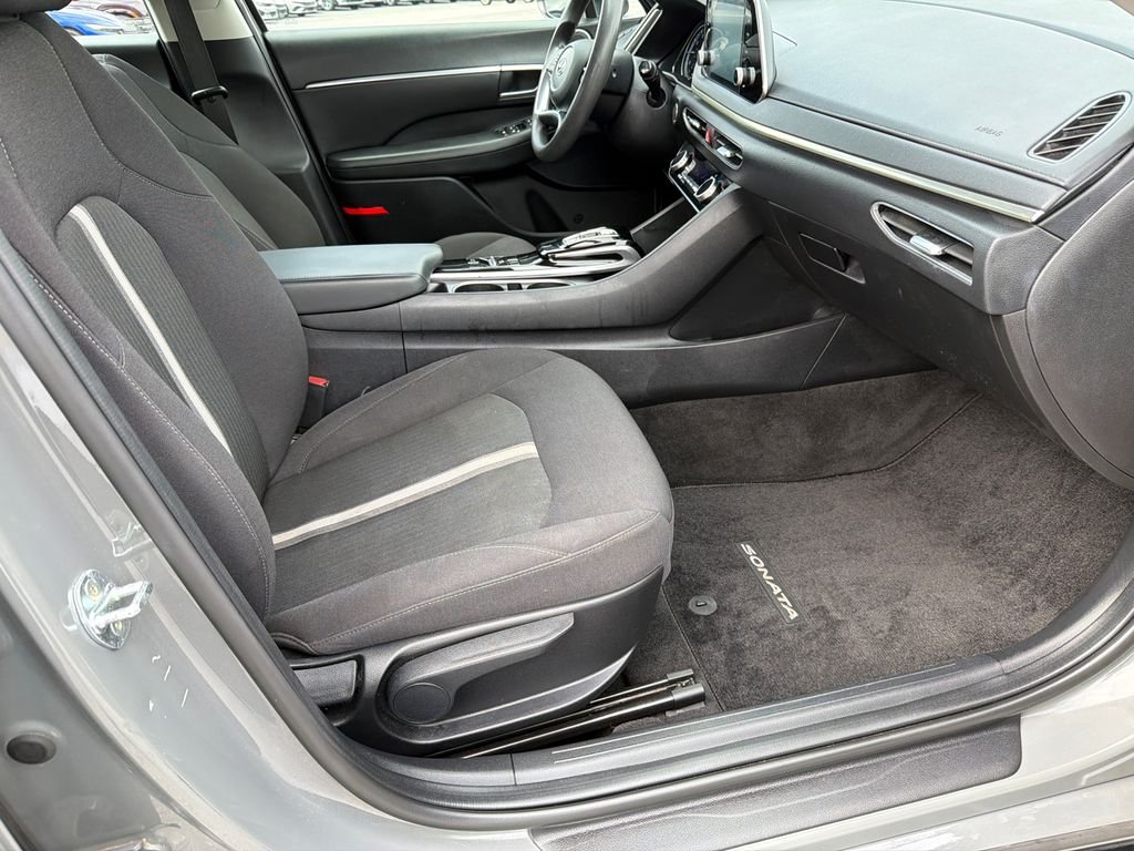 Used 2022 Gray Hyundai SEL image 13