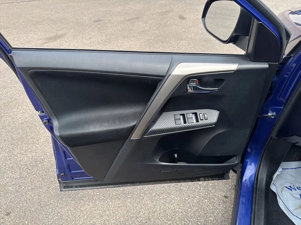 Used 2015 Blue Crush Metallic Toyota XLE image 15