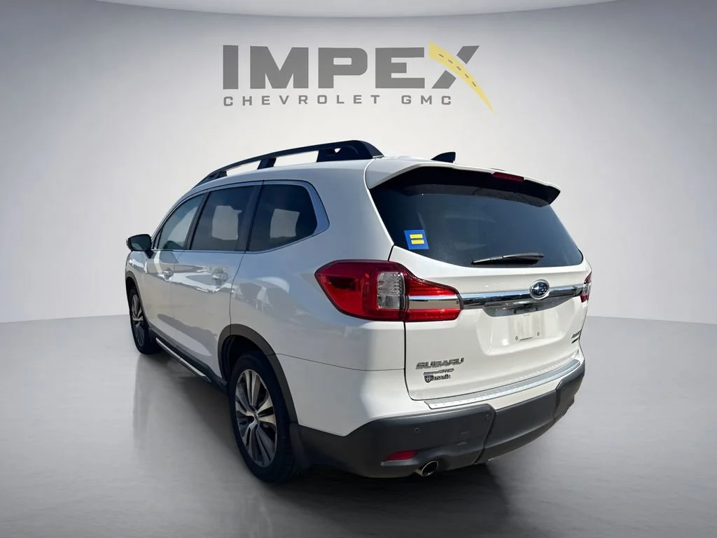 Used 2021  Subaru Limited image 2