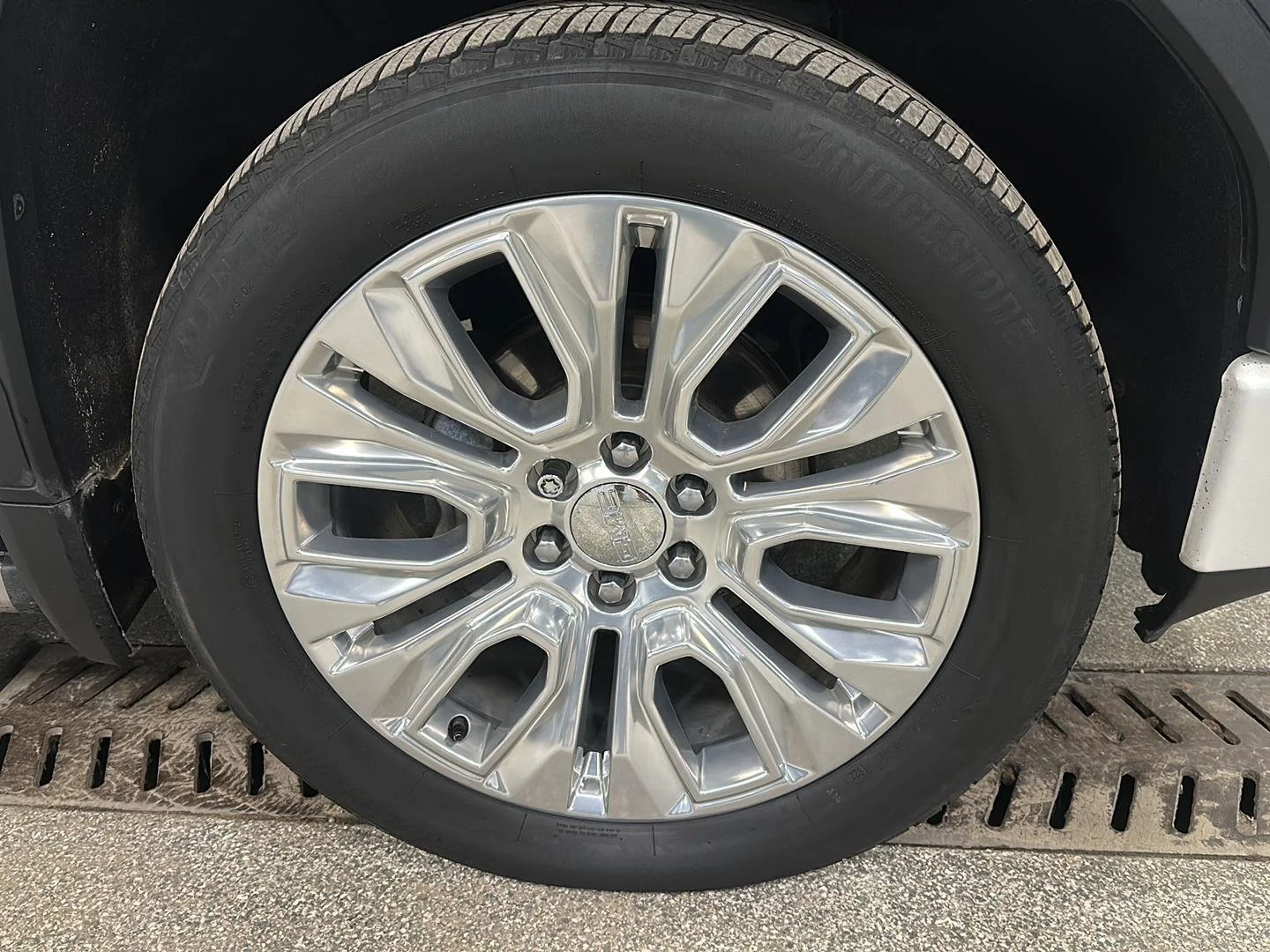 Used 2020 White Frost Tricoat GMC Denali image 10