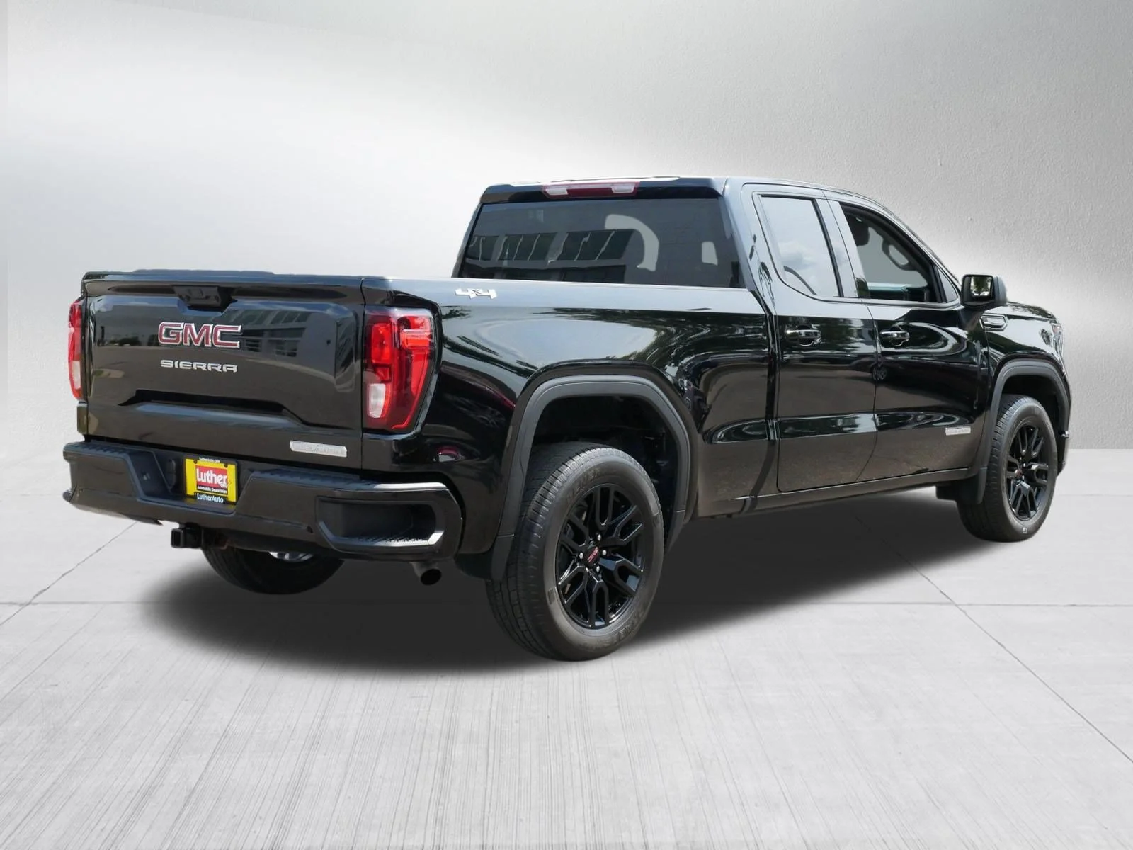 Used 2024 Onyx Black GMC Elevation image 7
