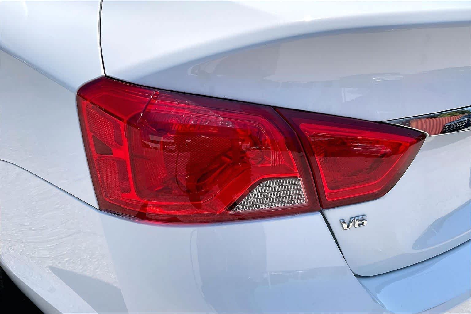Used 2016 Summit White Chevrolet LT image 27