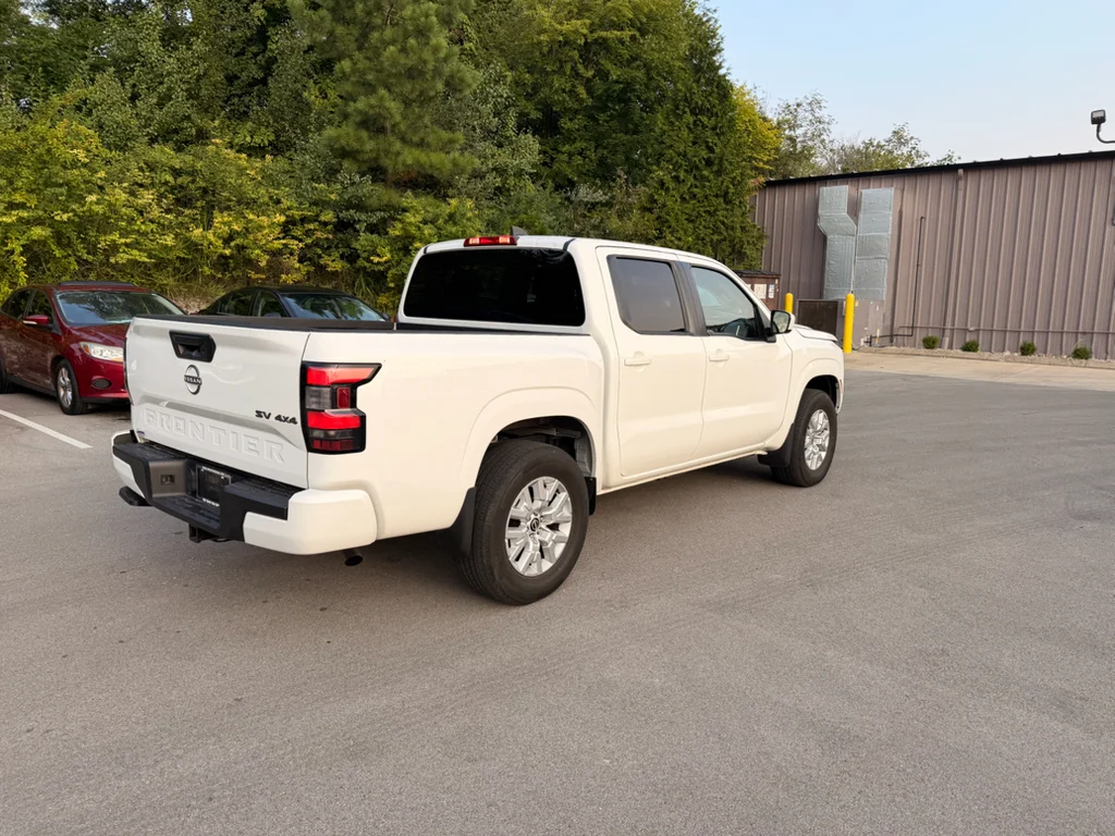 Used 2023 Glacier White Nissan SV image 4