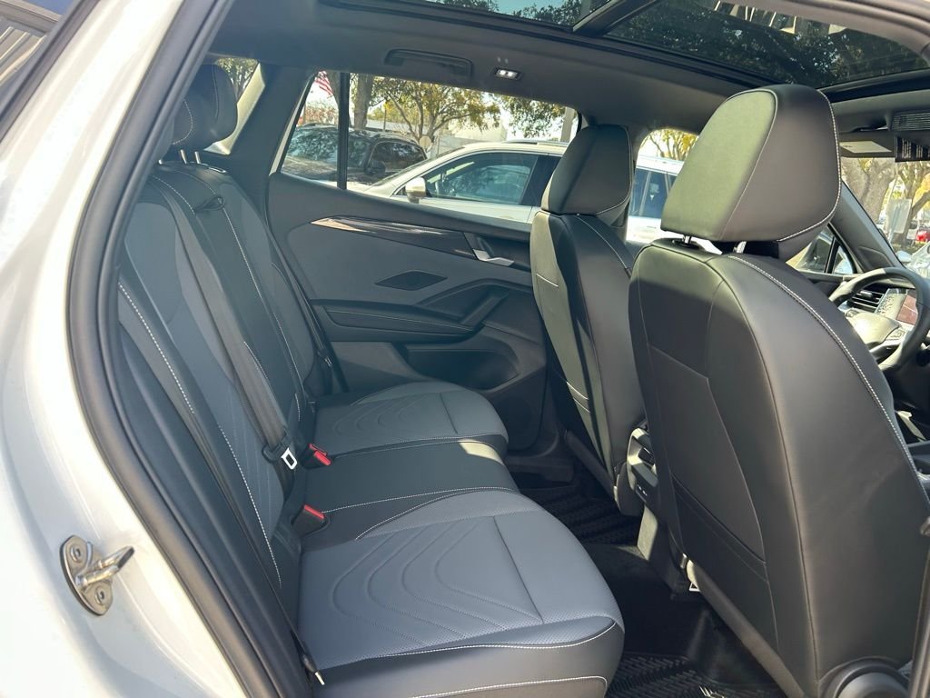 New 2026 White/off-white Volkswagen 2.0T SE R-Line Black image 40
