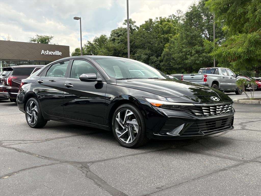 Certified Used 2025 Abyss Black Pearl Hyundai Limited image 1