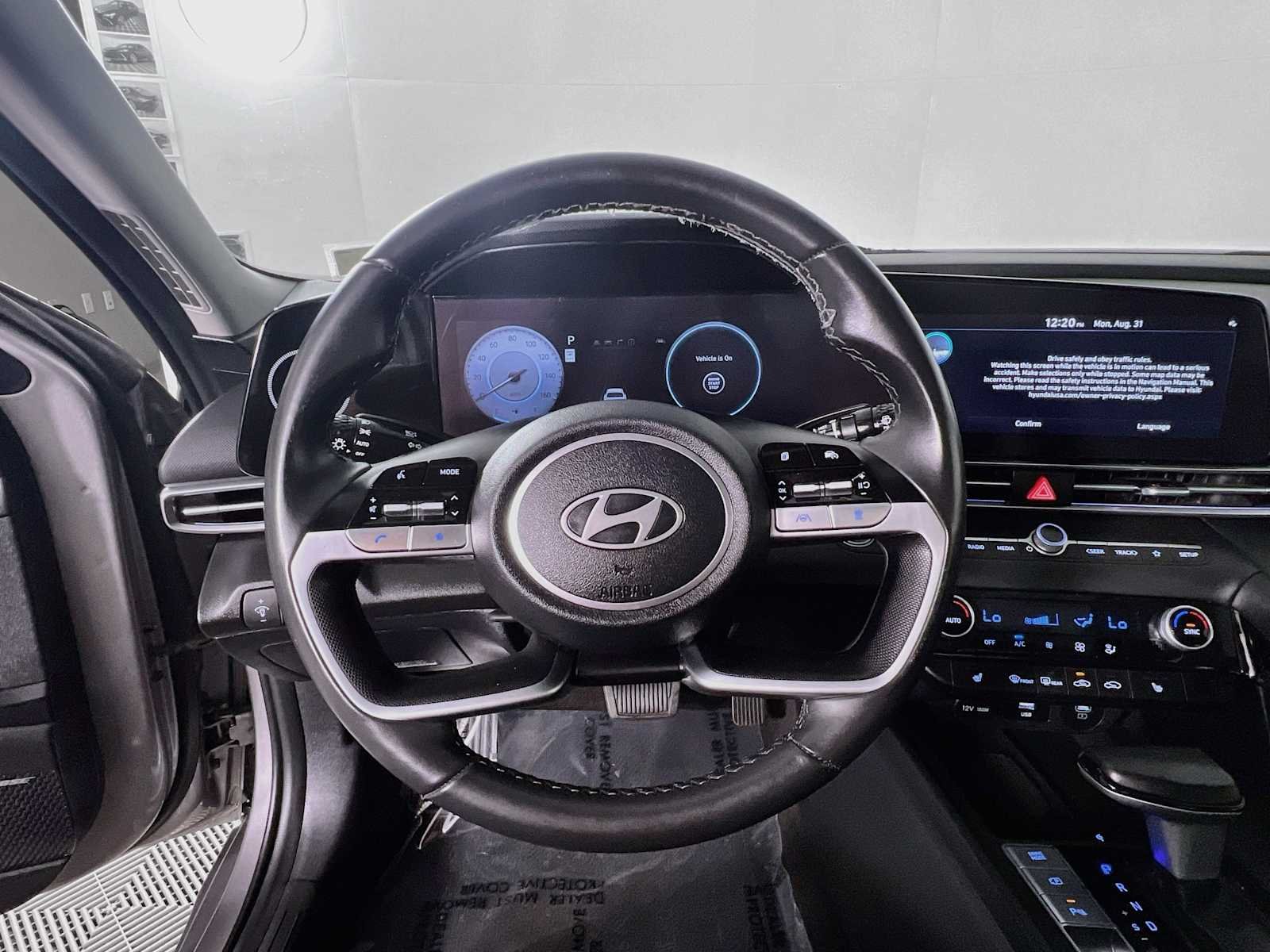 Used 2024 Fluid Metal Hyundai Limited image 11