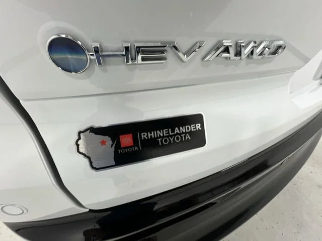 New 2026 Oxygen White <sup>1</sup> Toyota  Limited image 33