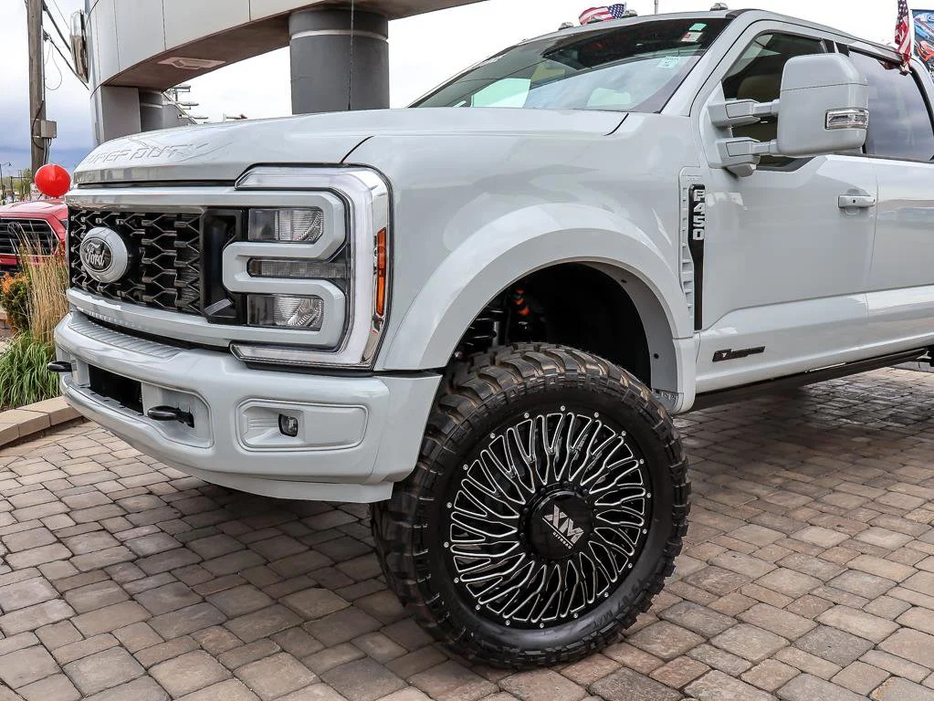 Used 2026 Avalanche Ford LARIAT image 2