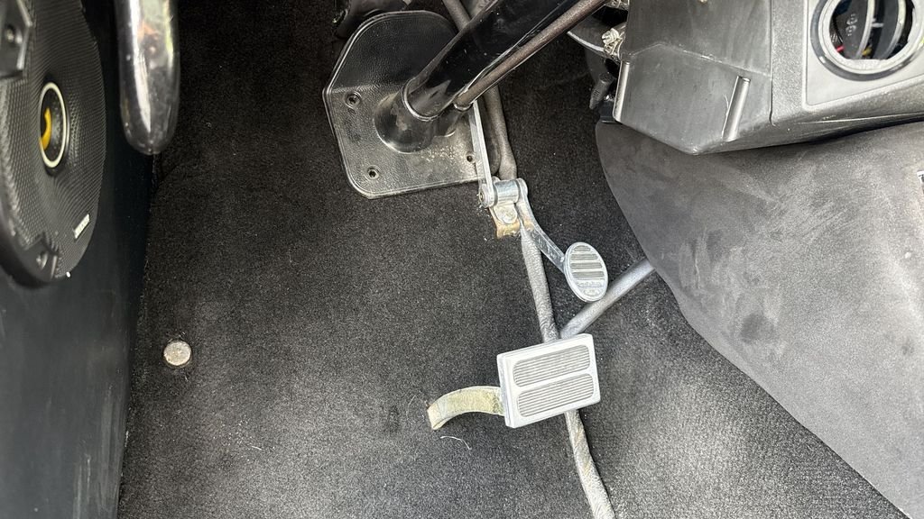 2022 Chrysler Voyager LX - Photo 36