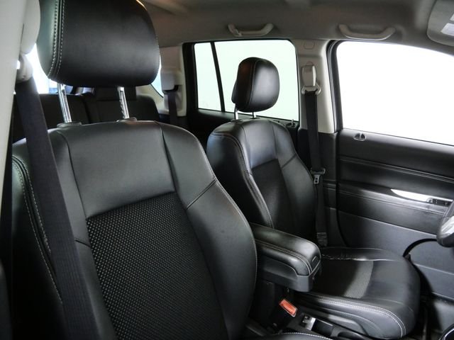 Used 2015 Gray Jeep Latitude image 10