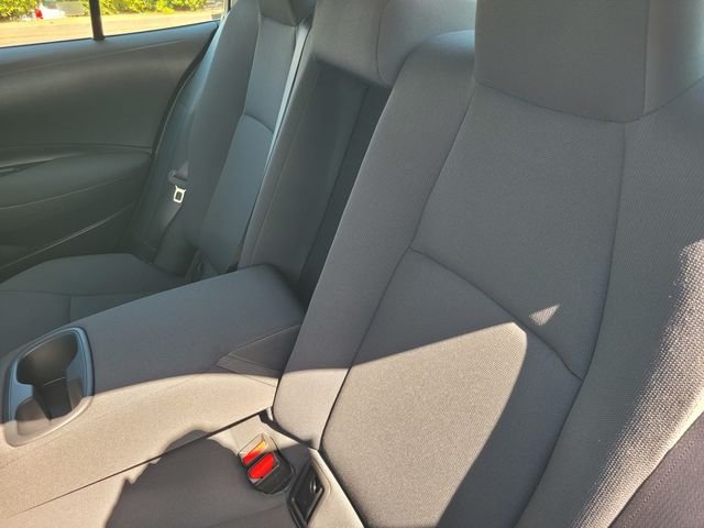 Used 2022 White Toyota LE image 15