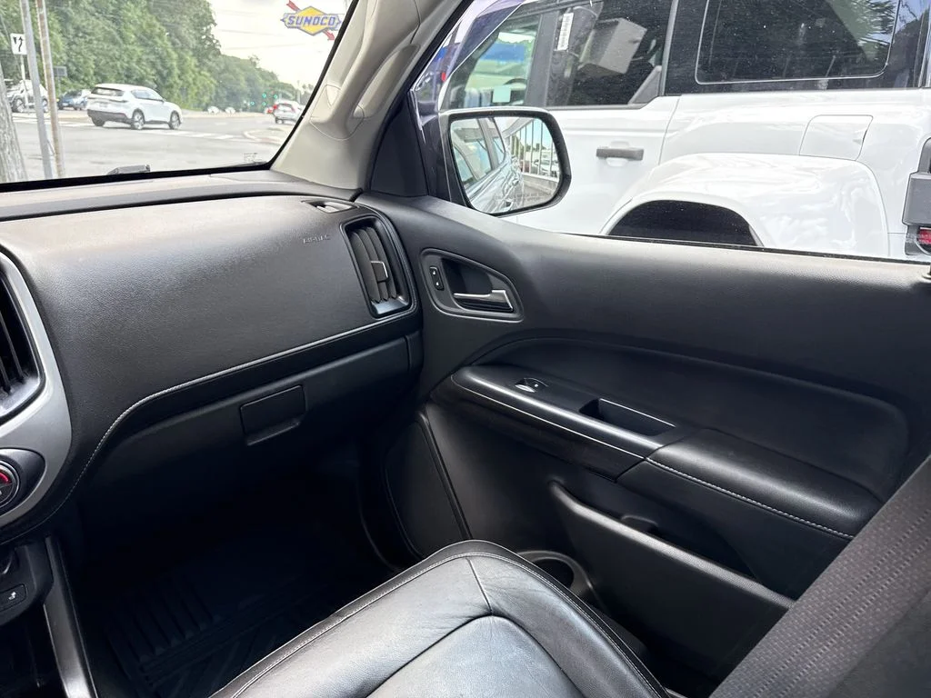 Used 2017 Silver GMC SLT image 15