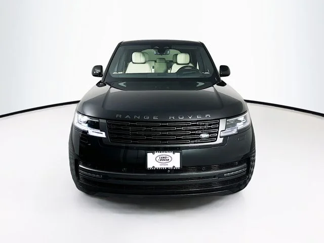 Certified Used 2025 Santorini Black Land Rover SE image 2