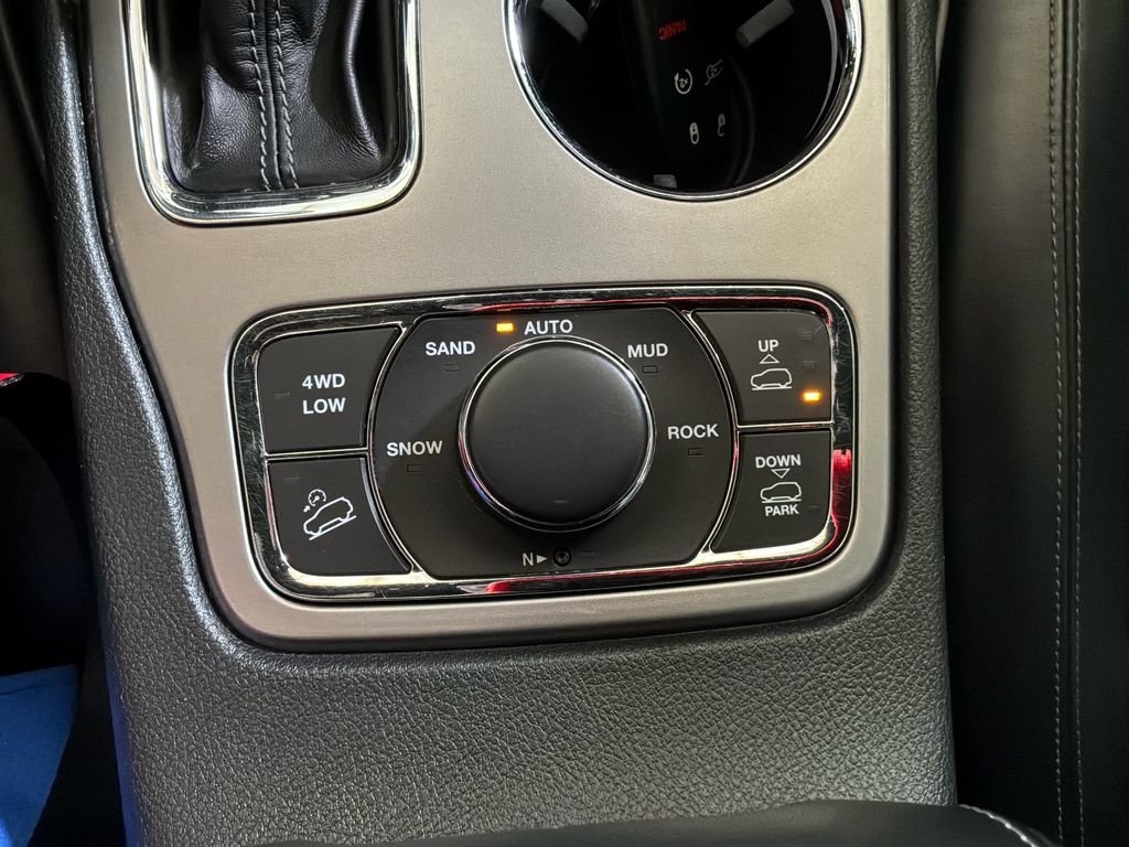2020 Jeep Grand Cherokee Overland - Photo 28