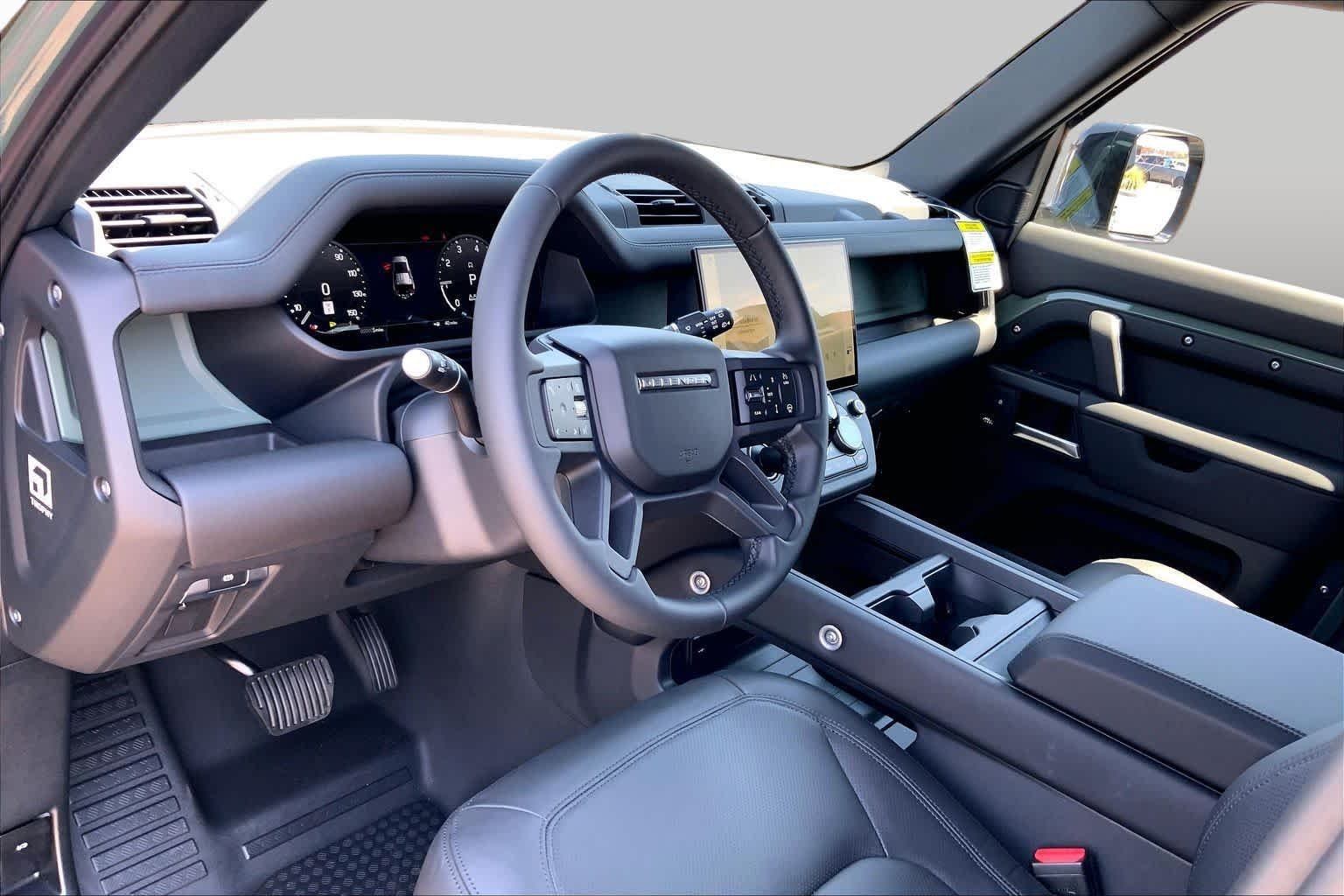New 2026 GREEN Land Rover  image 8