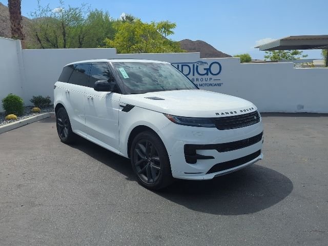 Used 2024 Fuji White Land Rover Dynamic SE image 3