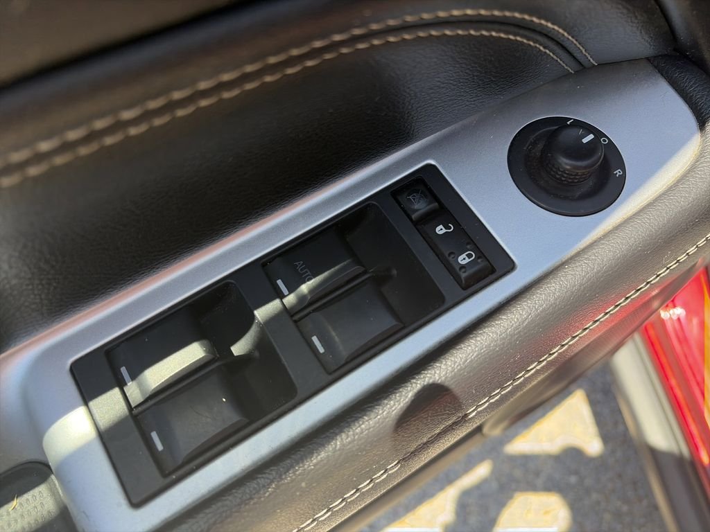 Used 2017 Red Jeep Latitude image 18