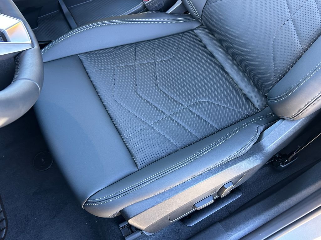 New 2026 Skyscraper Grey Metallic BMW xDrive28i image 15
