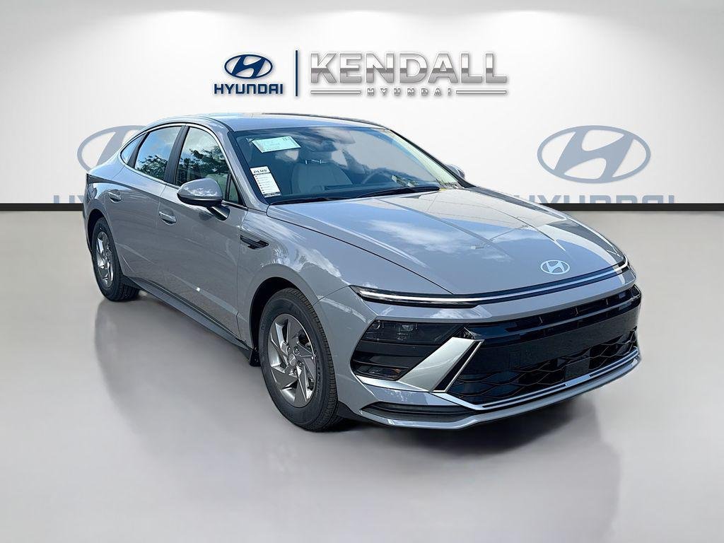 New 2026 Transmission Blue Hyundai SE image 1