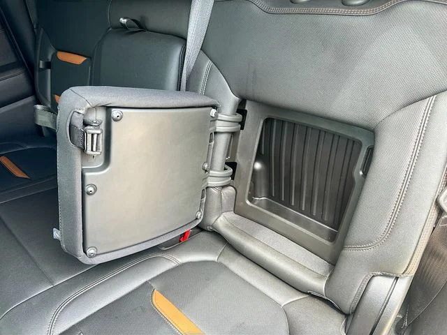 Used 2021 White GMC AT4 image 27