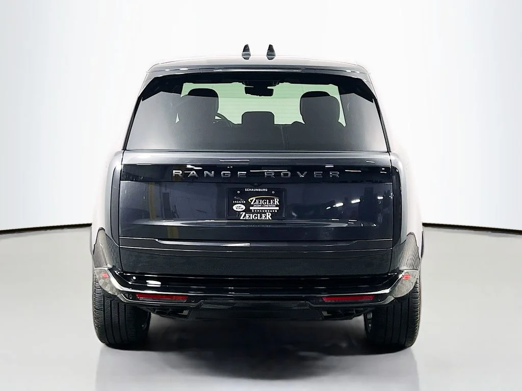Used 2025 Carpathian Grey Prem Met Land Rover SE image 6