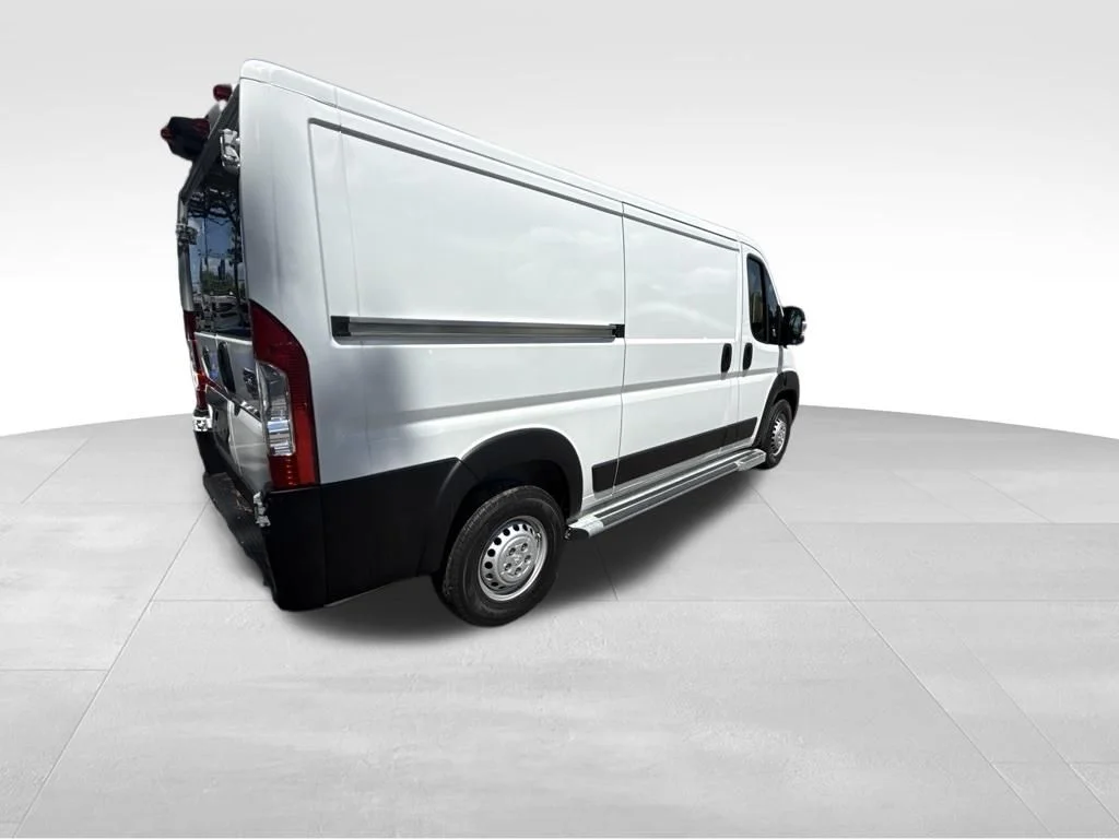 Used 2025 White Ram Base image 5