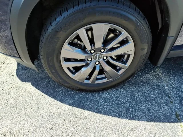 2023 Nissan Pathfinder SV - Photo 9
