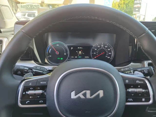 Used 2023 Red Kia EX image 27