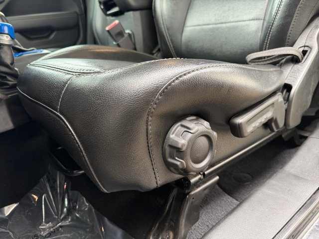 Used 2020 Black Jeep Overland image 9