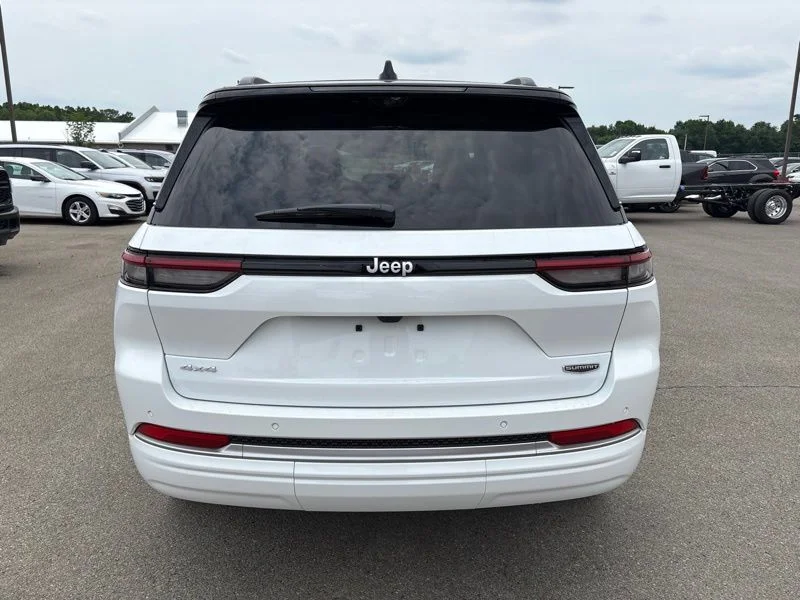 New 2026 Bright White Clear-Coat Exterior Paint Jeep Summit image 4