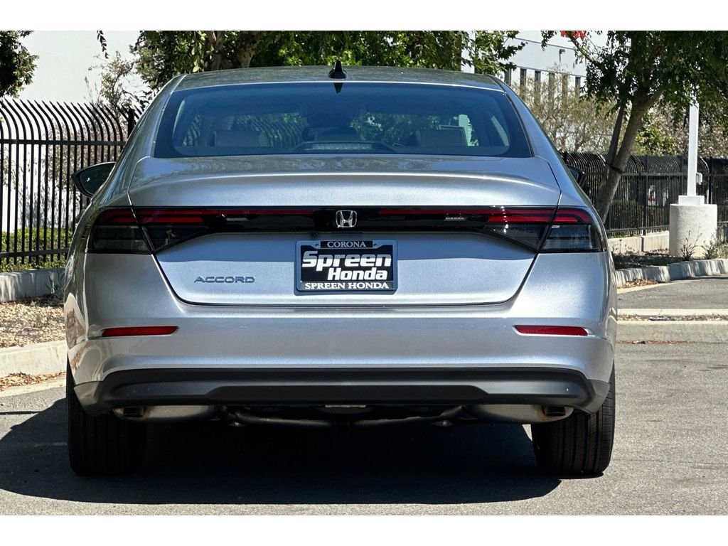 New 2026 Solar Silver Metallic Honda SE image 5