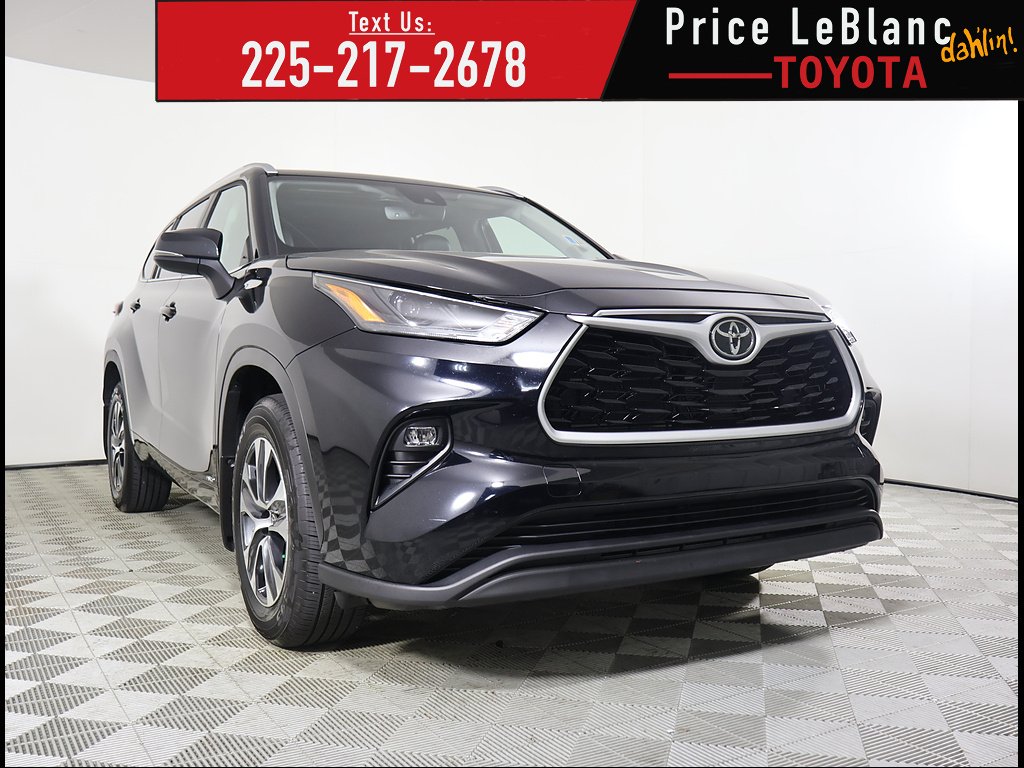 Certified Used 2026 Midnight Black Metallic Toyota XLE image 1