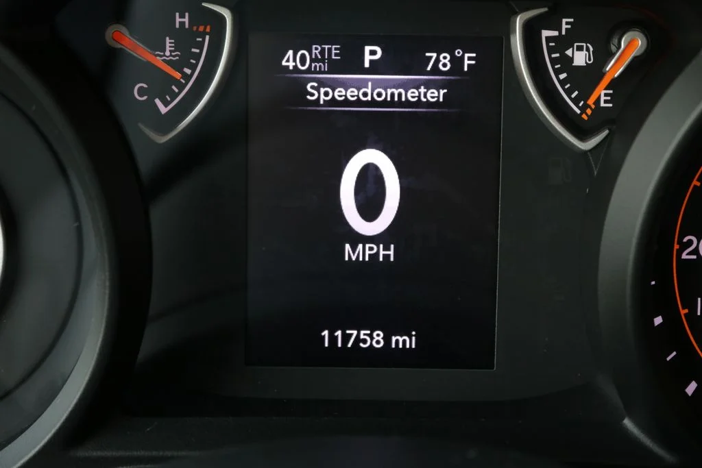 Used 2024  Jeep Sport image 25
