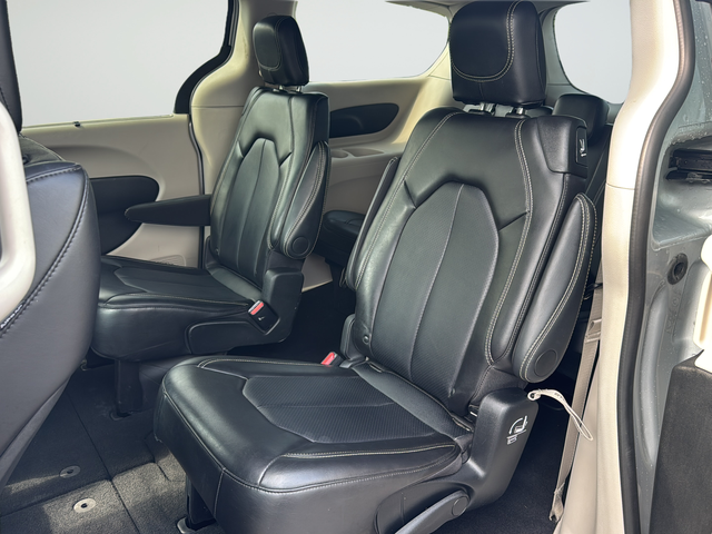Used 2024 Silver Chrysler Touring L image 27
