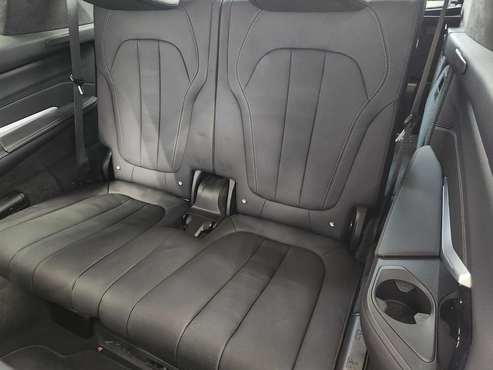 Certified Used 2022 Carbon Black Metallic BMW xDrive40i image 21