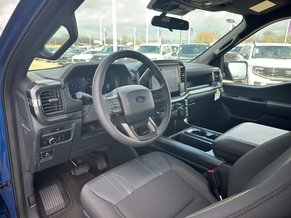 2025 Ford F-150 STX - Photo 13