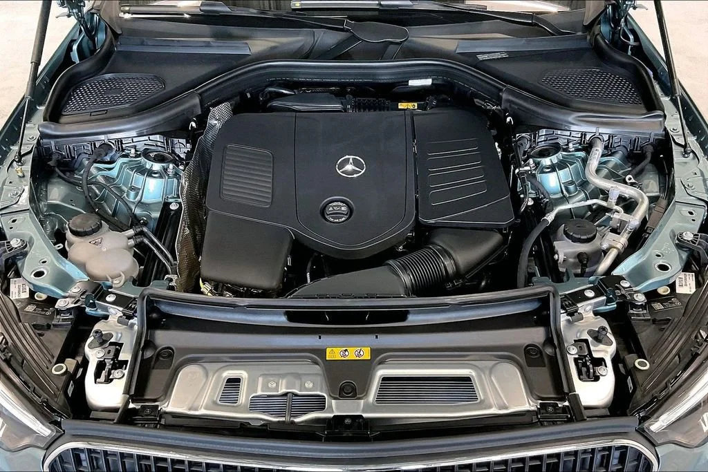 New 2026 Verde Silver Metallic Mercedes-Benz GLC 300 image 28