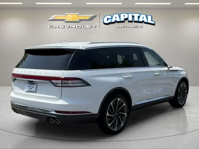 Used 2023 White Lincoln Reserve image 5