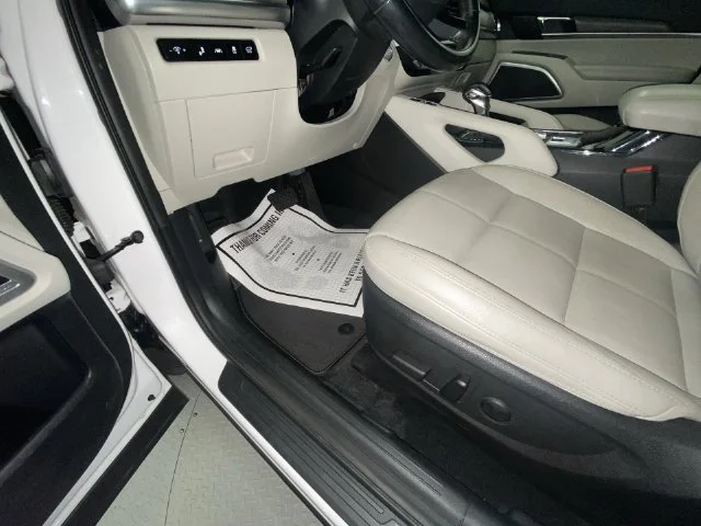Used 2021 White Kia EX image 12