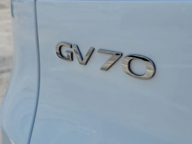 Used 2024 White Genesis 2.5T image 9